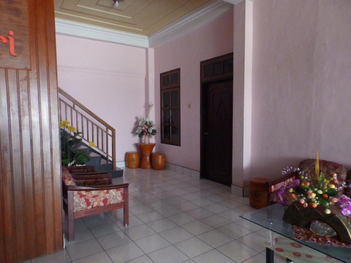 Bahari Family Hotel Bitung Exterior photo