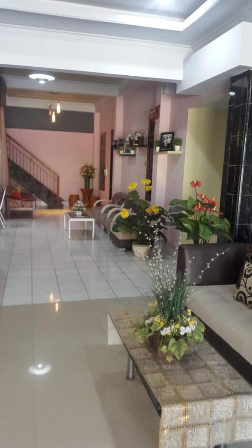 Bahari Family Hotel Bitung Exterior photo